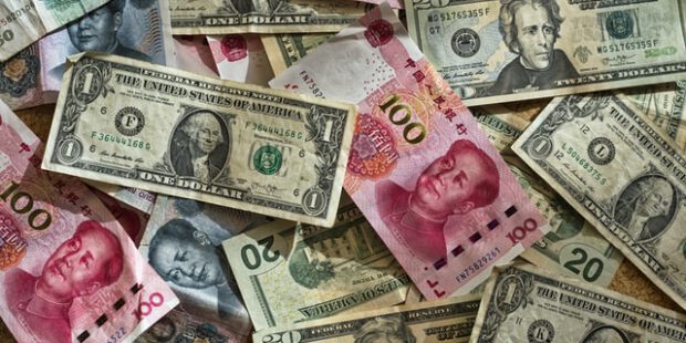 Der langsame Abstieg des Dollars ist der rasante Aufstieg von Rubel und Yuan